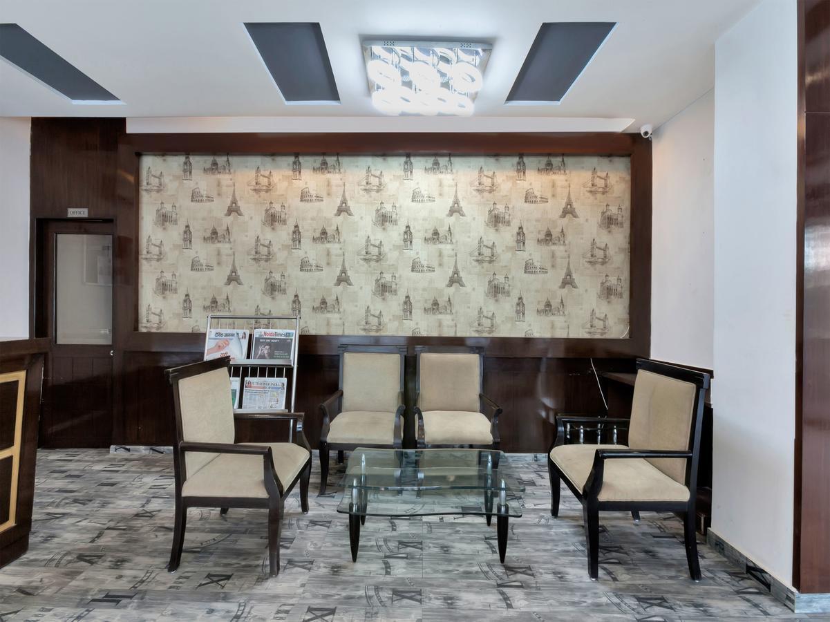 Oyo 9841 The Vivir 1 Hotel Noida Exterior foto