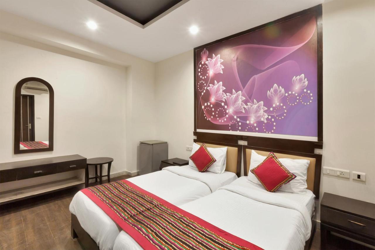 Oyo 9841 The Vivir 1 Hotel Noida Exterior foto